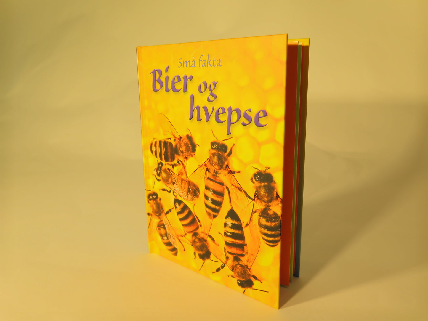 Børnebog - Bier og hvepse