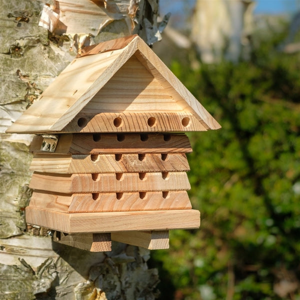 Insekthotel til vilde bier