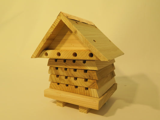 Insekthotel til vilde bier